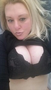 Une rencontre sexe avec une excitante nana avec une grosse paire de seins et nympho sur Provence-Alpes-Cote Azur
