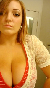 Une rencontre coquine avec une ravissante nana aux gros nibards et rasée sur Provence-Alpes-Cote Azur